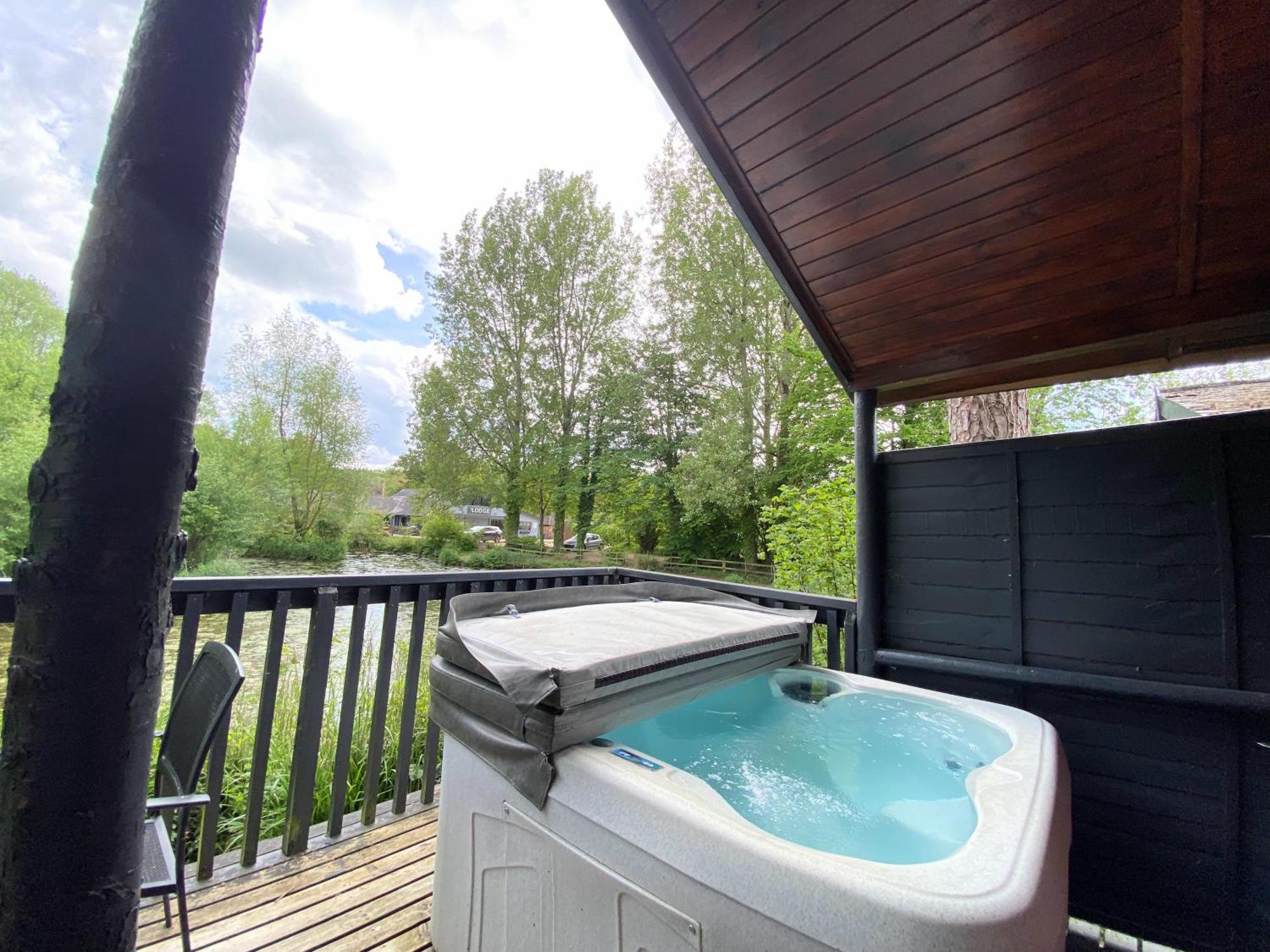 Otter 4 Hot Tub - Huntersmoon-Warminster-Bath-Salisbury Villa Dış mekan fotoğraf